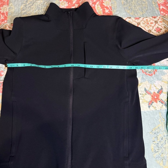 Lululemon Sojourn Men's Black Jacket size Medium Outdoor - Picture 9 of 13